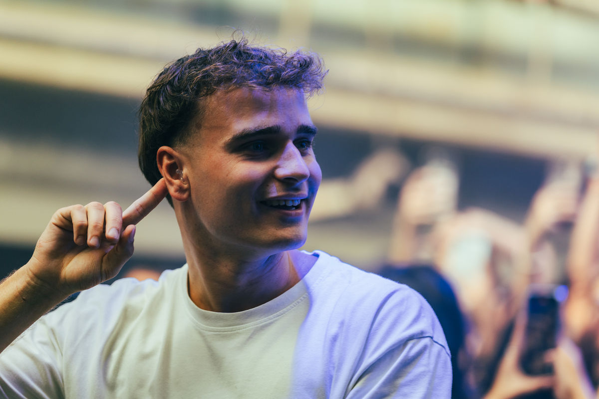 Loading... just a sec